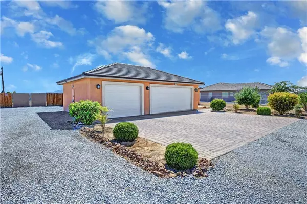 581 E Jaybird ST, Pahrump, NV 89048