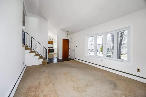 32 Liss RD, Wappingers Falls, NY 12590