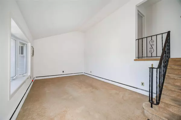 32 Liss RD, Wappingers Falls, NY 12590