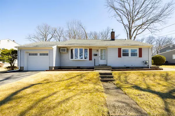 32 Liss RD, Wappingers Falls, NY 12590