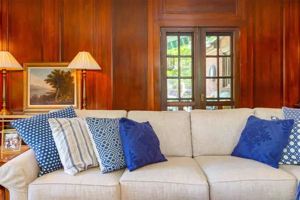 38 Loockerman AVE, Poughkeepsie, NY 12601