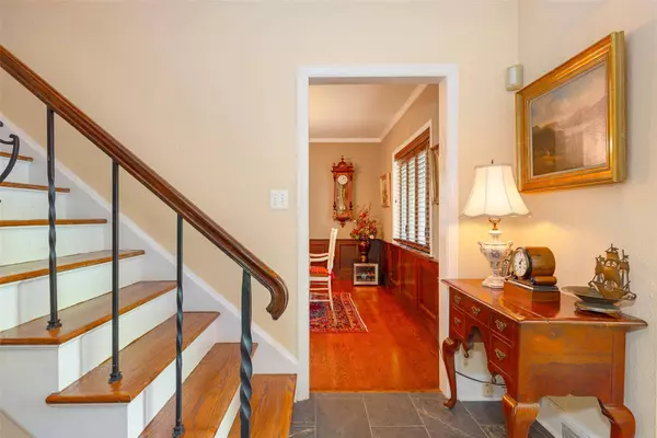 38 Loockerman AVE, Poughkeepsie, NY 12601