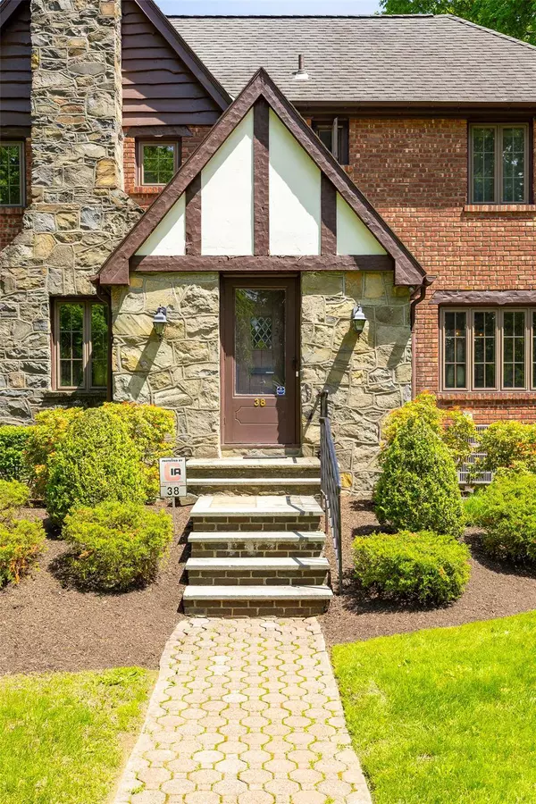 38 Loockerman AVE, Poughkeepsie, NY 12601