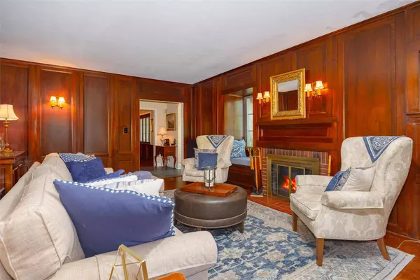 38 Loockerman AVE, Poughkeepsie, NY 12601