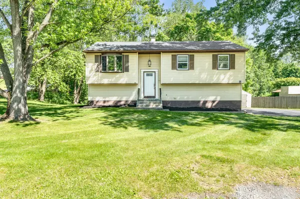 53 Cardinal DR, Poughkeepsie, NY 12601