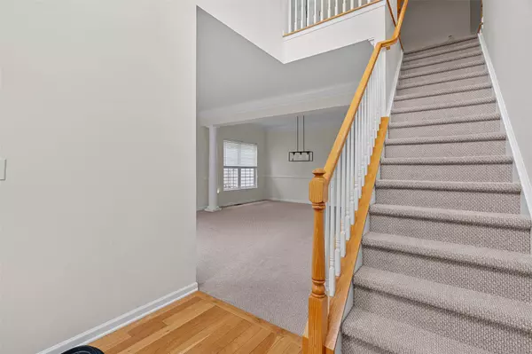 640 Creekside LN, Fishkill, NY 12524