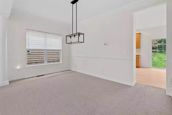 640 Creekside LN, Fishkill, NY 12524