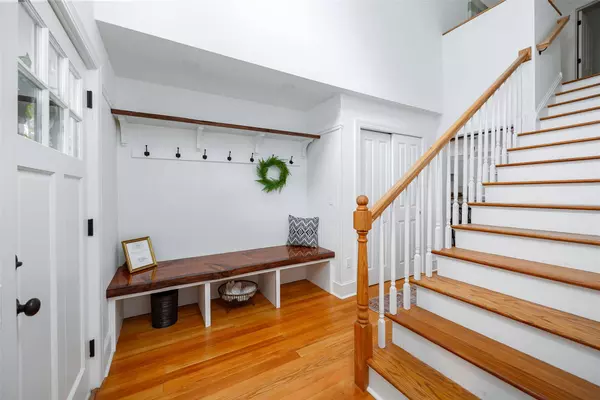 106 Davis RD, Salt Point, NY 12578