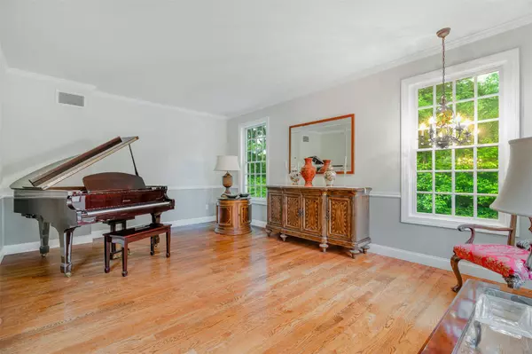 46 Duncan RD, Lagrangeville, NY 12540