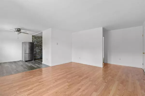 14 E White Gate RD, Wappingers Falls, NY 12590