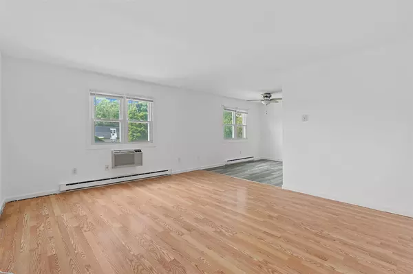 14 E White Gate RD, Wappingers Falls, NY 12590