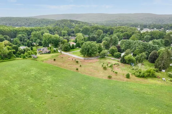 15 Evan RD, Dover Plains, NY 12522