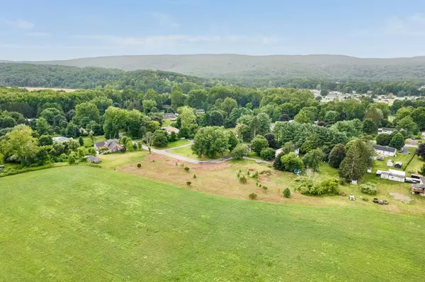 15 Evan RD, Dover Plains, NY 12522