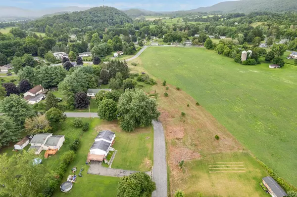 15 Evan RD, Dover Plains, NY 12522