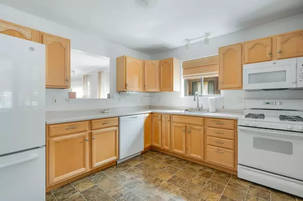 901 Scenic LN, Poughkeepsie, NY 12603