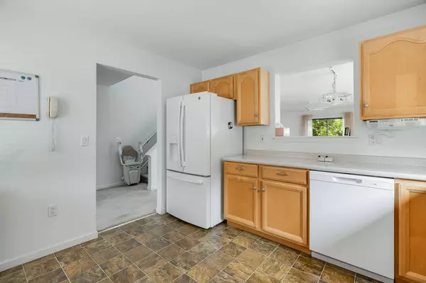 901 Scenic LN, Poughkeepsie, NY 12603