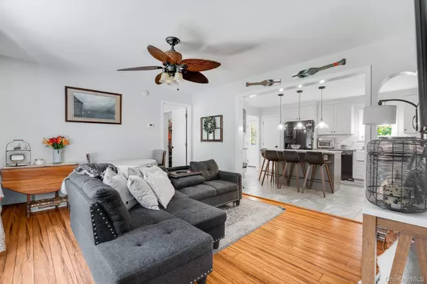 22 Mountain View AVE, Staatsburg, NY 12580