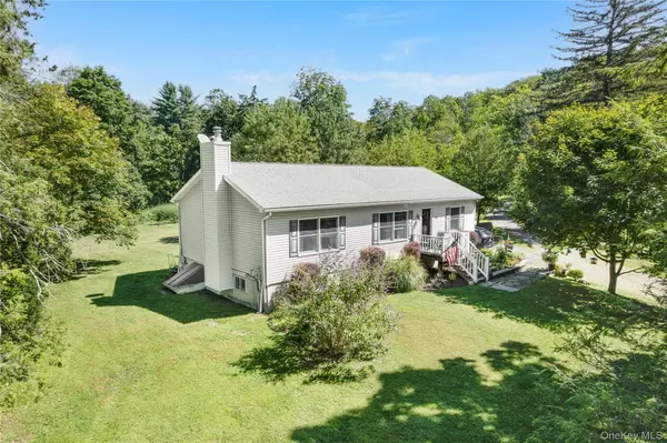 22 Mountain View AVE, Staatsburg, NY 12580