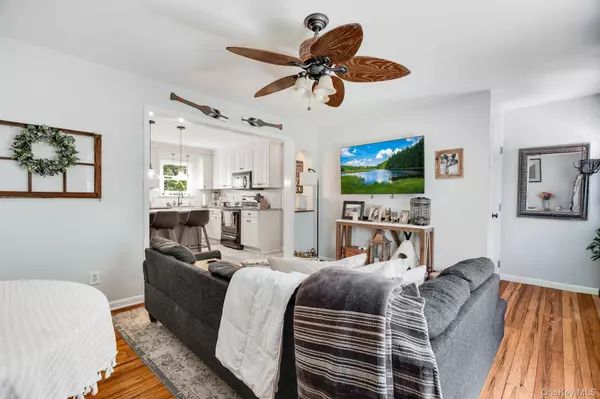 22 Mountain View AVE, Staatsburg, NY 12580