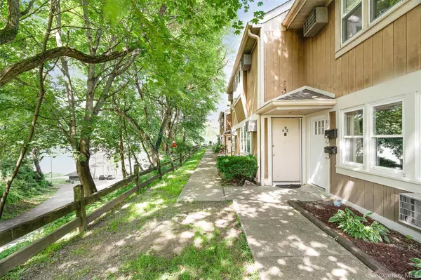 68 Gerald DR #D1, Poughkeepsie, NY 12601