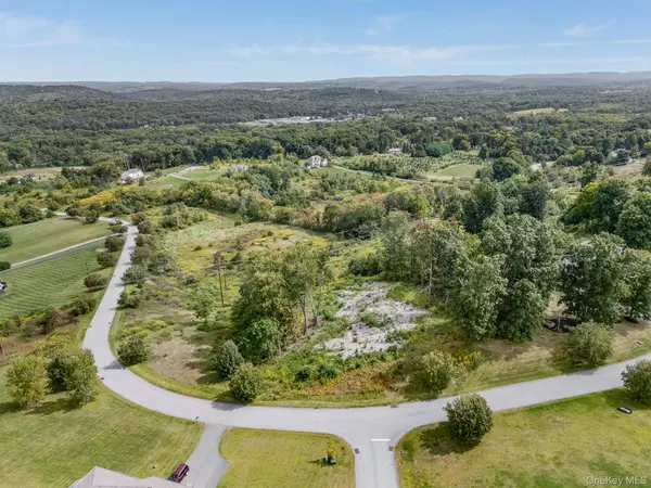 79 Frost Hill RD, Pleasant Valley, NY 12569