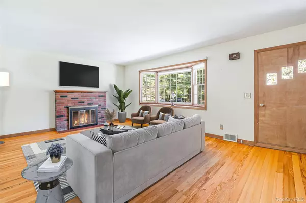 16 Reno RD, Poughkeepsie, NY 12603