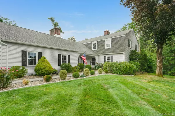 26 Country Club RD, Hopewell Junction, NY 12533