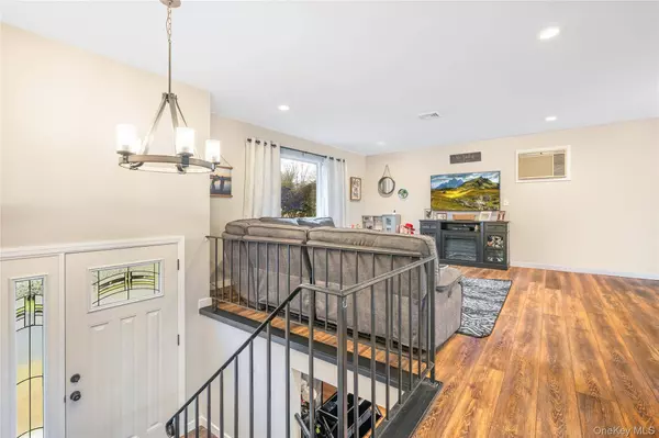 45 Raker RD, Poughkeepsie, NY 12603