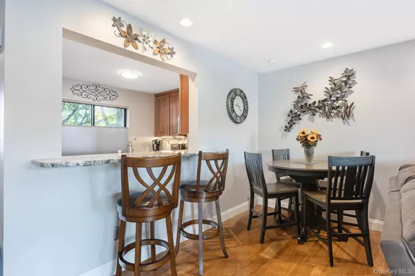 37 Hudson Heights DR, Poughkeepsie, NY 12601