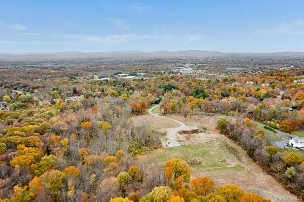 24 Villa LN, Poughkeepsie, NY 12603