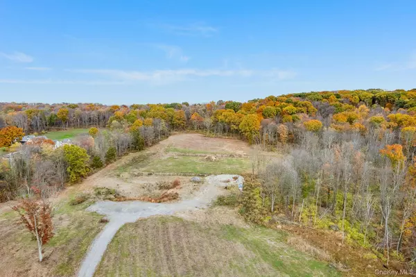 24 Villa LN, Poughkeepsie, NY 12603