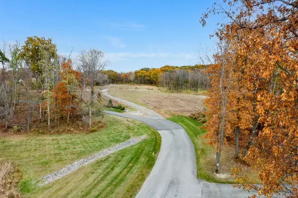 24 Villa LN, Poughkeepsie, NY 12603