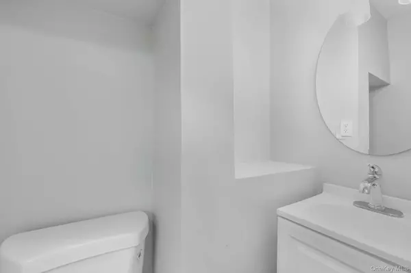 37 S Bridge ST, Poughkeepsie, NY 12601