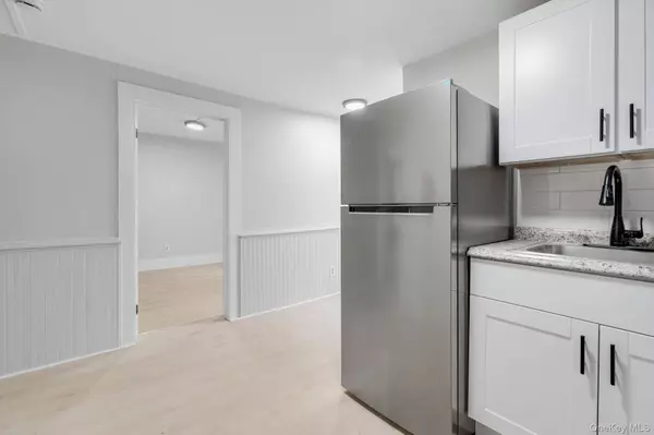 37 S Bridge ST, Poughkeepsie, NY 12601