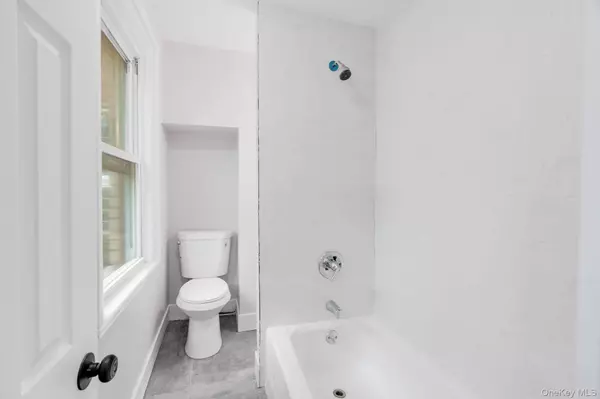 37 S Bridge ST, Poughkeepsie, NY 12601