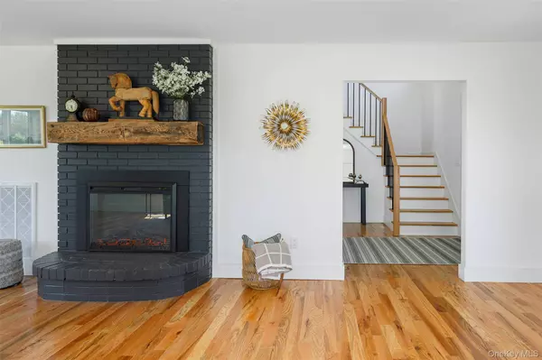 327 Hynes RD, Poughquag, NY 12570