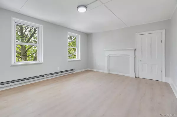 37 S Bridge ST, Poughkeepsie, NY 12601