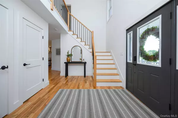 327 Hynes RD, Poughquag, NY 12570