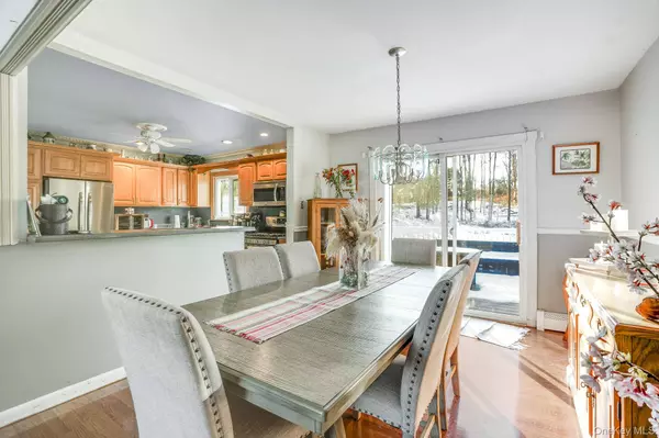 7 Russ PL, Wappingers Falls, NY 12590