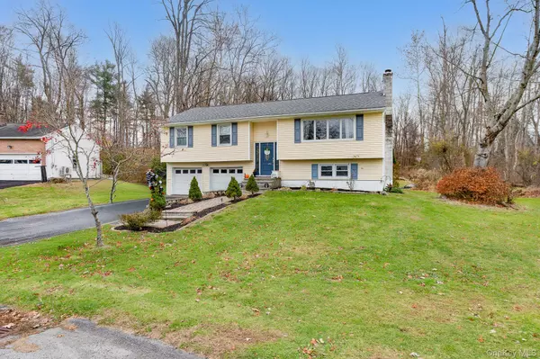 7 Russ PL, Wappingers Falls, NY 12590