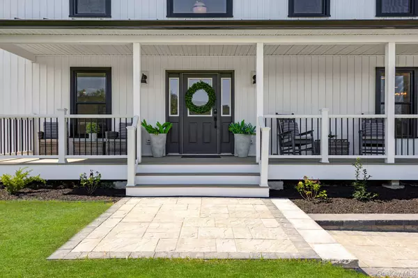 327 Hynes RD, Poughquag, NY 12570