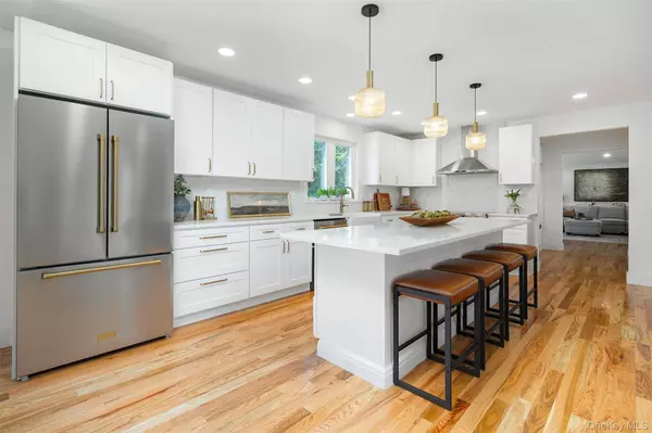 327 Hynes RD, Poughquag, NY 12570