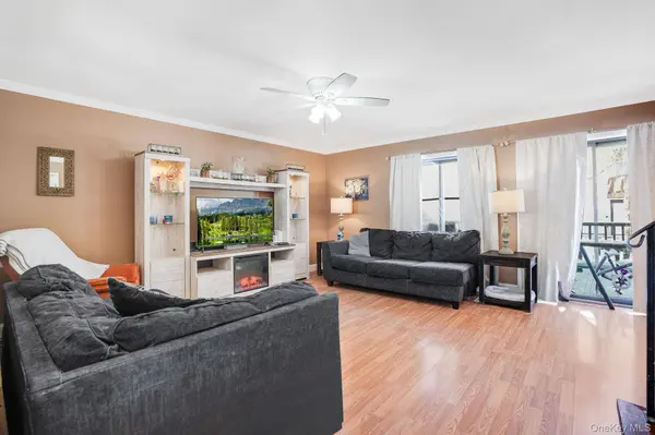 6203 Chelsea CV, Hopewell Junction, NY 12533