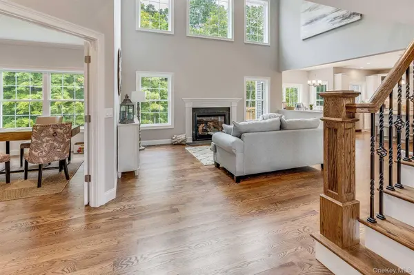 8 Roundhill RD, Hopewell Junction, NY 12533