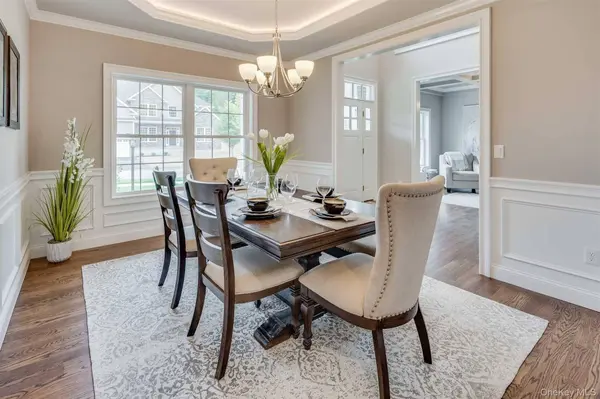 8 Roundhill RD, Hopewell Junction, NY 12533