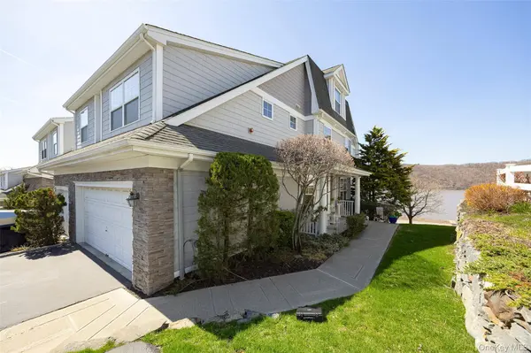 114 Hudson Pointe DR, Poughkeepsie, NY 12601