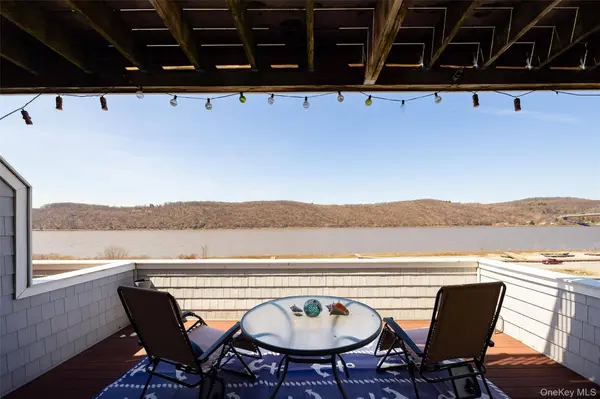 114 Hudson Pointe DR, Poughkeepsie, NY 12601