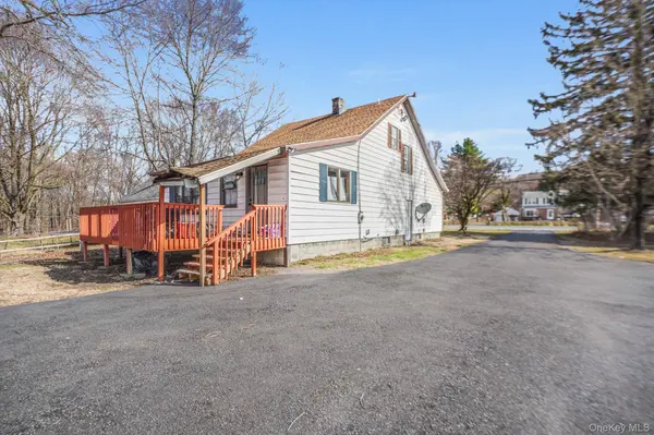 596-598 Freedom Plains RD, Poughkeepsie, NY 12603