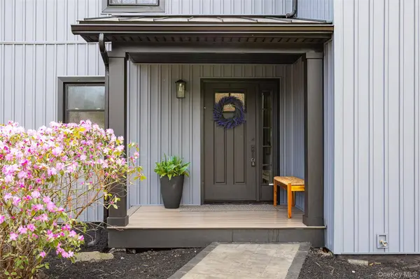 96 Montfort RD, Wappingers Falls, NY 12590