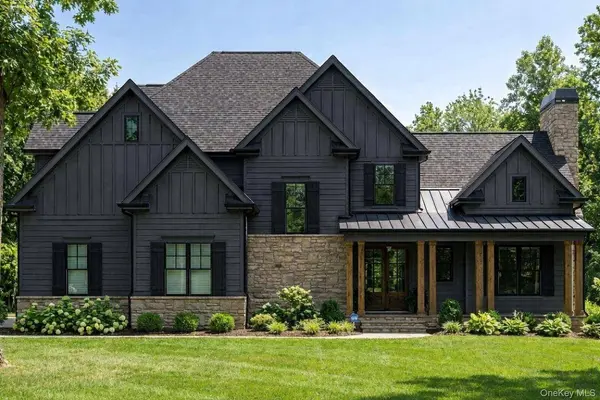 26 Gentry BND, Poughkeepsie, NY 12603